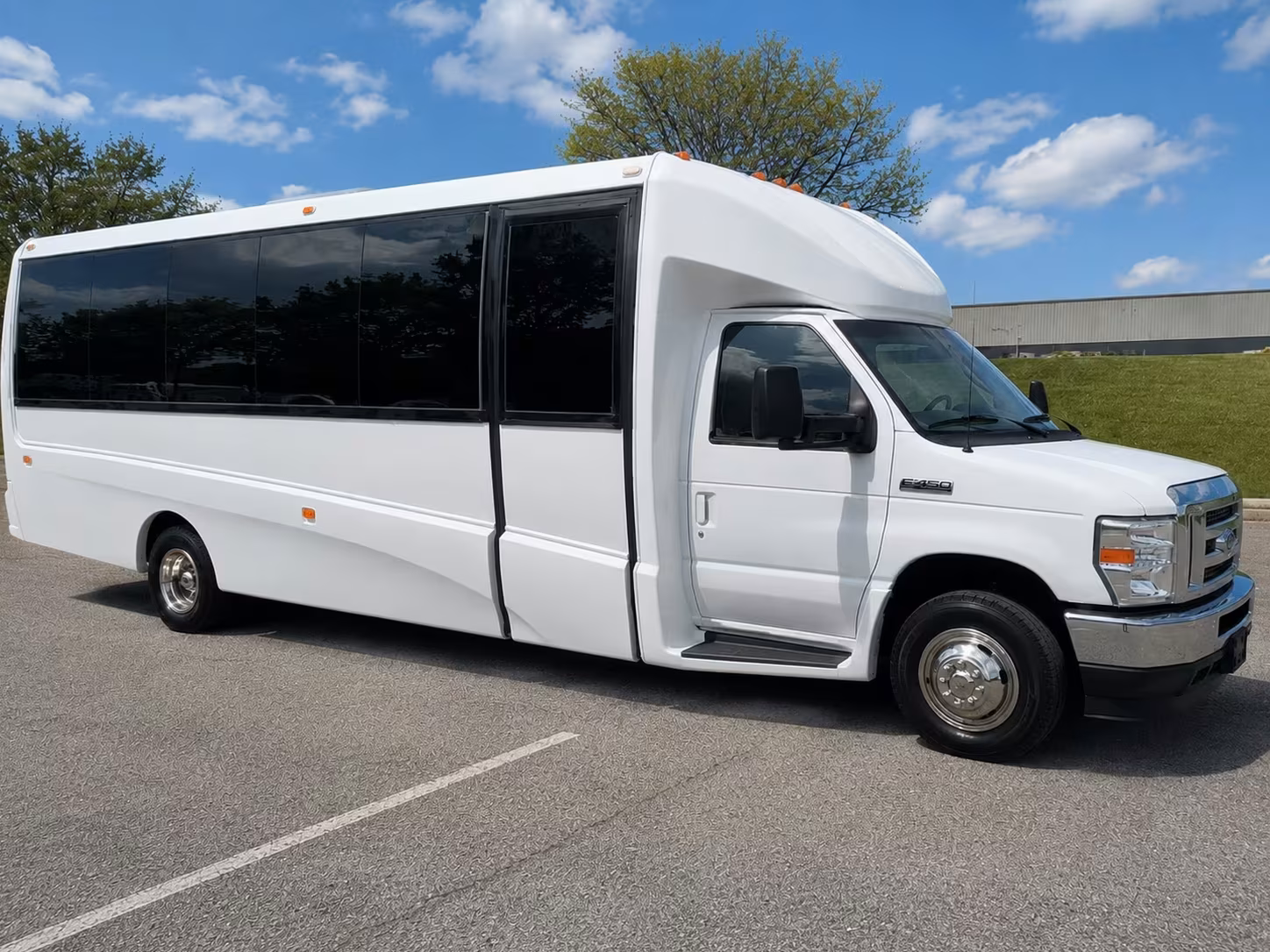 bridal party minibus rentals in clinton township