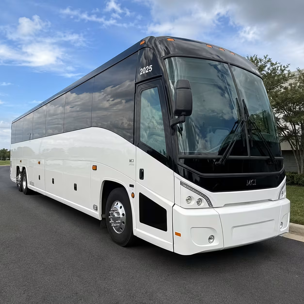 clinton township worksite and construction shuttle buses