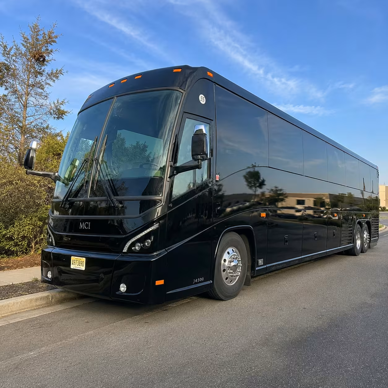 corporate charter bus rentals in clinton township