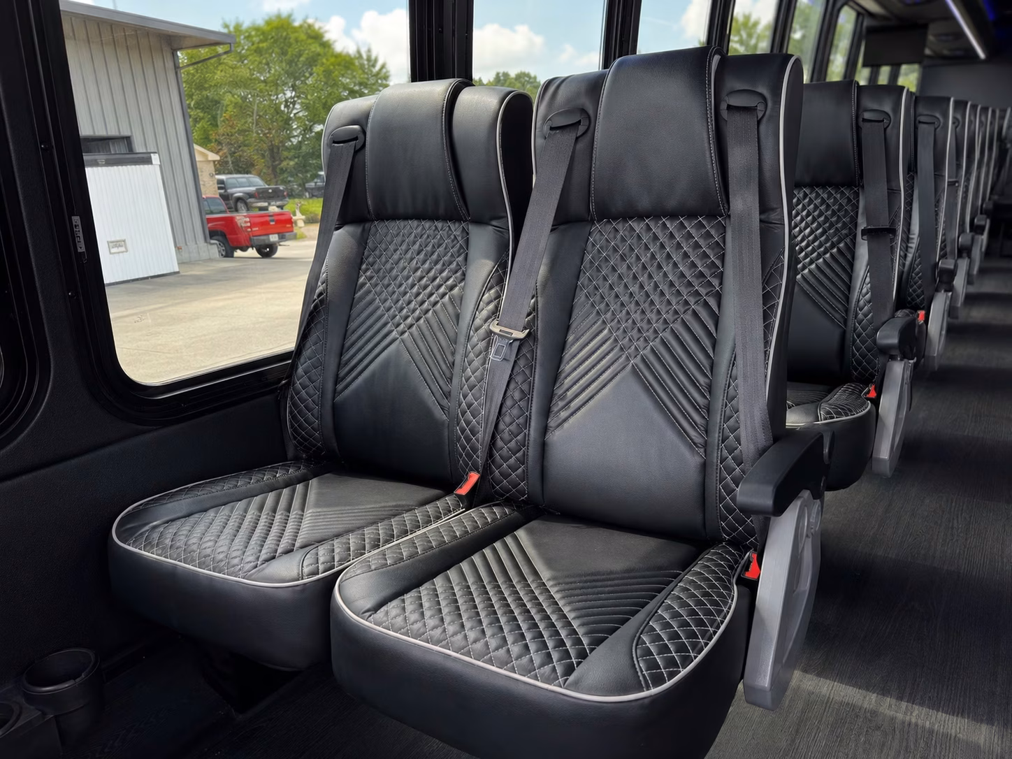 red wings and pistons shuttle buses from clinton township